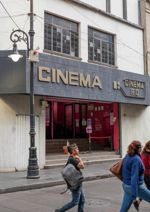 Descubra os melhores cinemas em Florianópolis, média de preços, melhores dias e onde assistir O Diabo Veste Prada nas telonas.