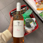Entre vinhos, semijoias e conversas que fazem a gente crescer